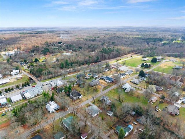 5919 Chattahoochee Street, Lula, GA 30554