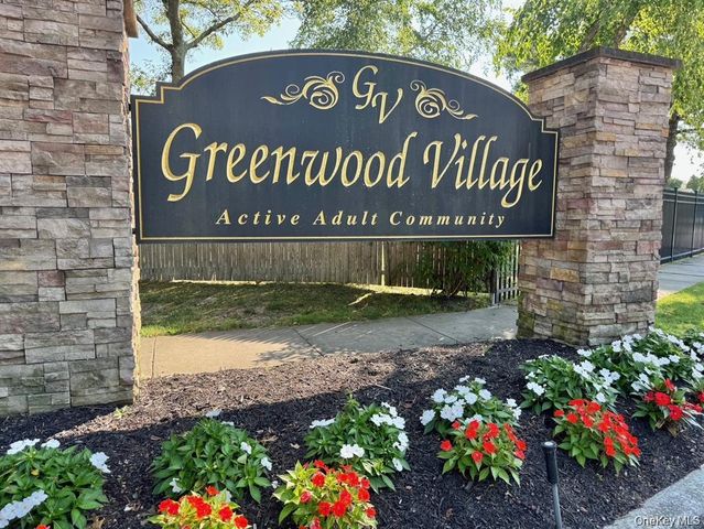 54 Dogwood Lane, Manorville, NY 11949