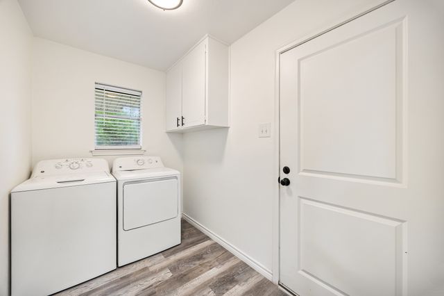 823 S Wildwood Drive, Irving, TX 75060