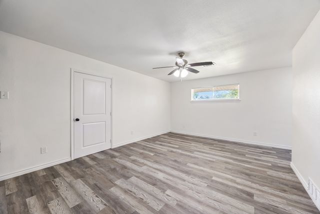 823 S Wildwood Drive, Irving, TX 75060