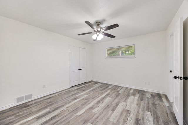 823 S Wildwood Drive, Irving, TX 75060