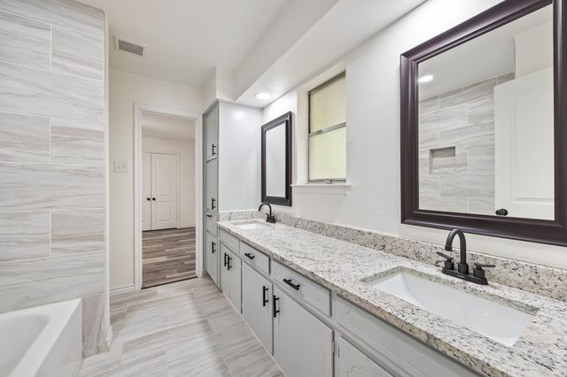 823 S Wildwood Drive, Irving, TX 75060