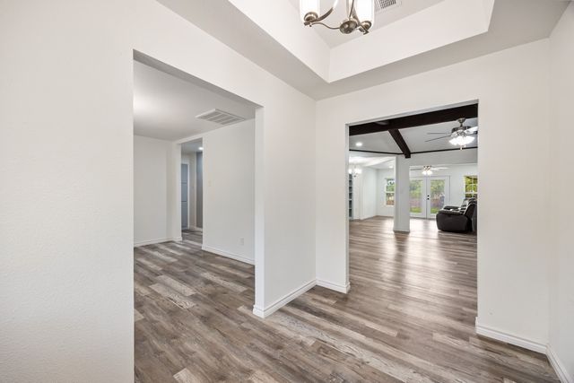 823 S Wildwood Drive, Irving, TX 75060