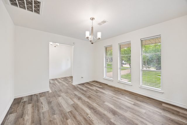 823 S Wildwood Drive, Irving, TX 75060