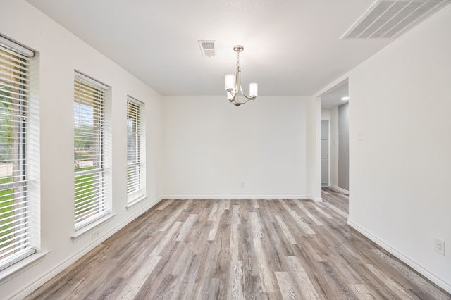 823 S Wildwood Drive, Irving, TX 75060