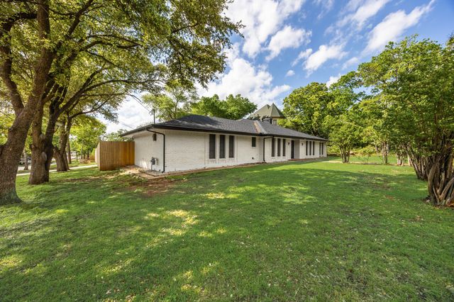 823 S Wildwood Drive, Irving, TX 75060