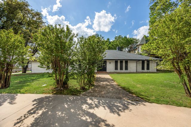 823 S Wildwood Drive, Irving, TX 75060