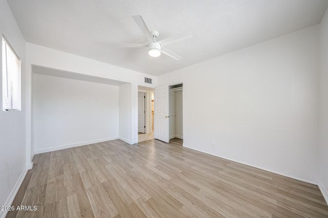 2621 W AVALON Drive, Phoenix, AZ 85017