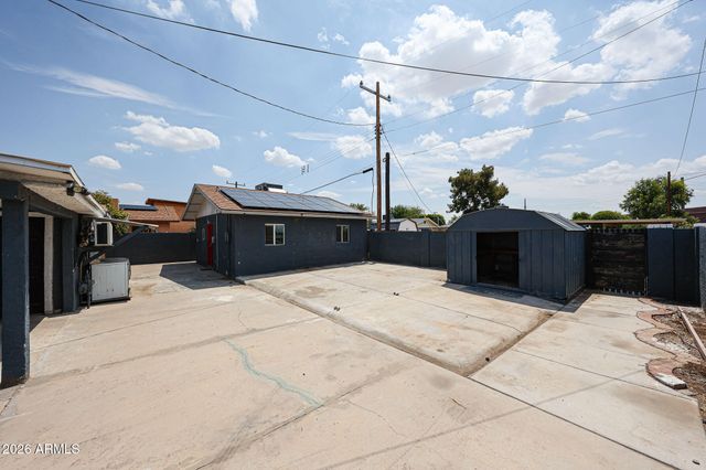 2621 W AVALON Drive, Phoenix, AZ 85017