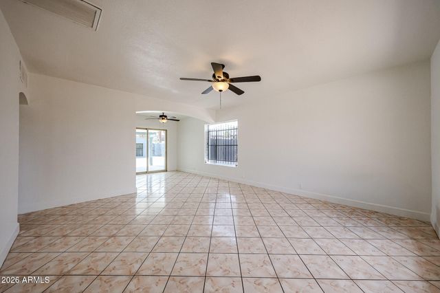 2621 W AVALON Drive, Phoenix, AZ 85017