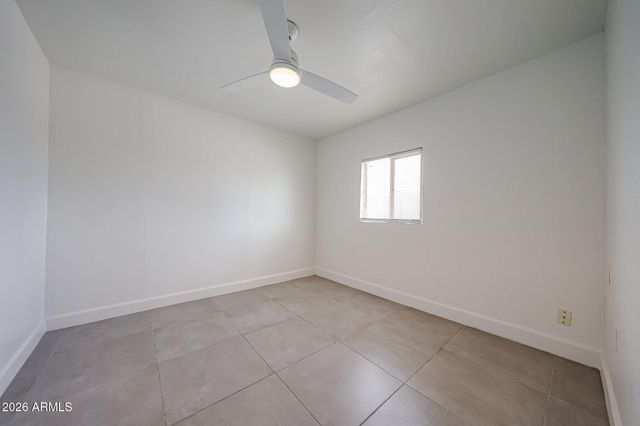 2621 W AVALON Drive, Phoenix, AZ 85017