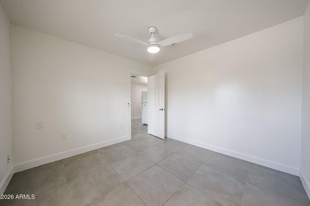 2621 W AVALON Drive, Phoenix, AZ 85017