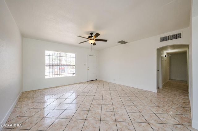 2621 W AVALON Drive, Phoenix, AZ 85017
