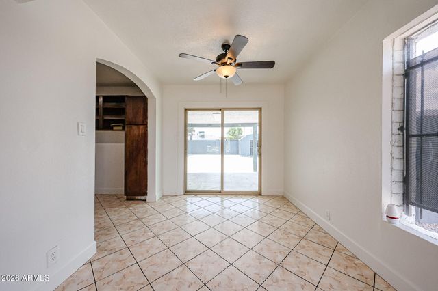 2621 W AVALON Drive, Phoenix, AZ 85017