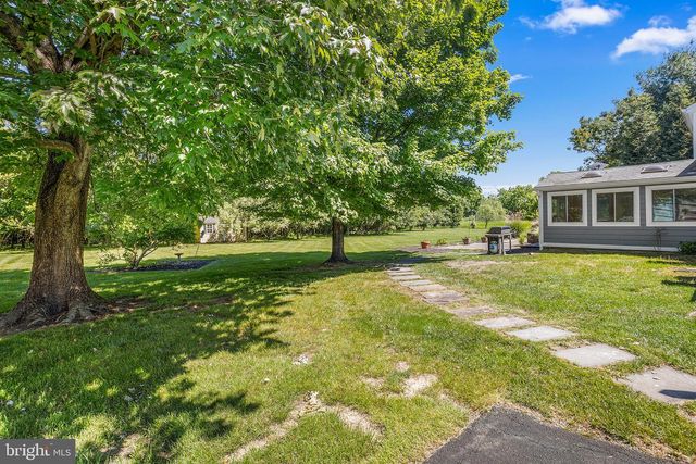 11 ALMY DR, Malvern, PA 19355