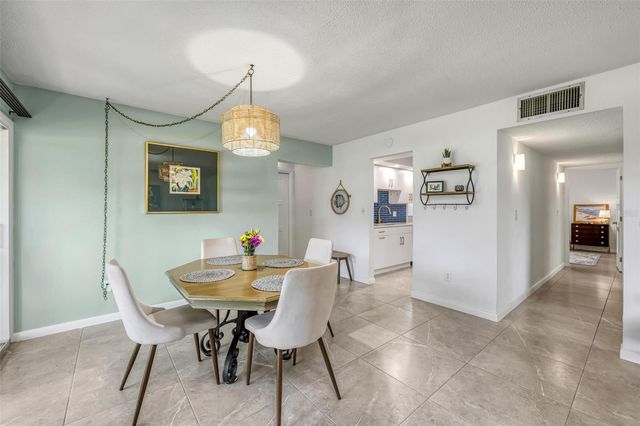 101 LOUELLA LANE 5, Nokomis, FL 34275