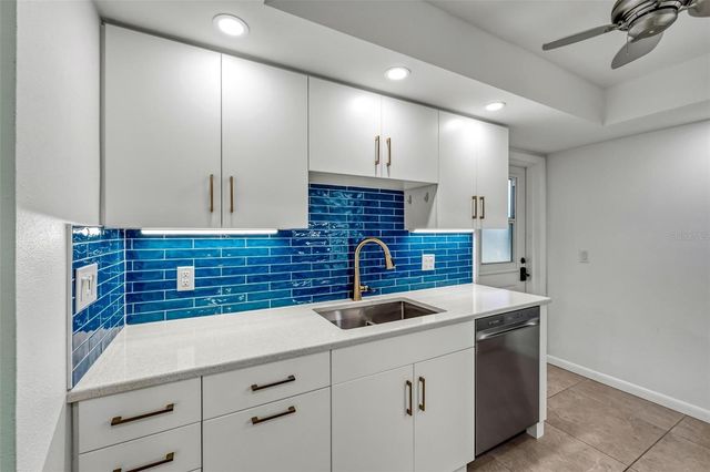 101 LOUELLA LANE 5, Nokomis, FL 34275