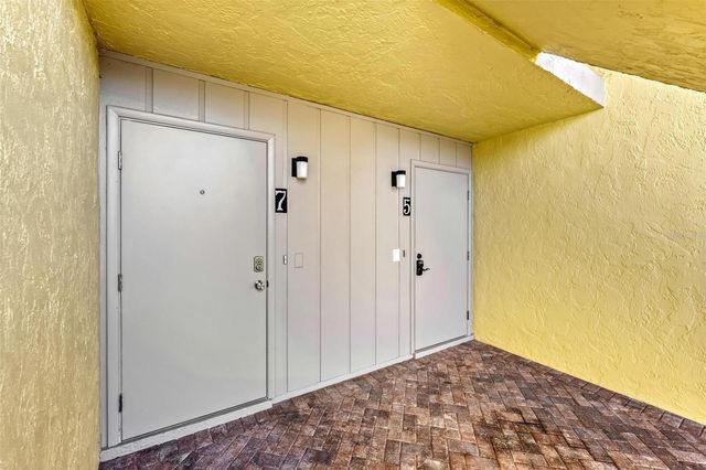 101 LOUELLA LANE 5, Nokomis, FL 34275