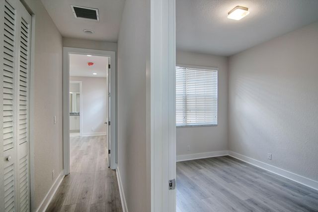 2509 NW 7th Street, Boynton Beach, FL 33426