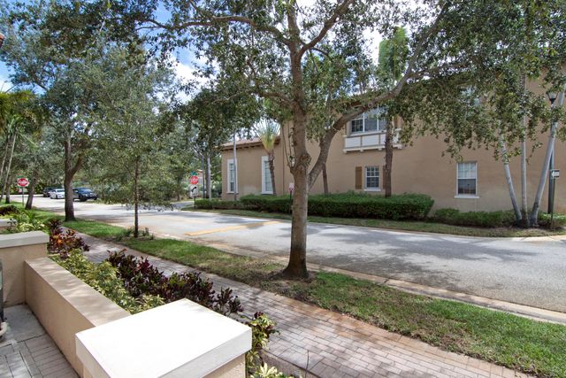 2509 NW 7th Street, Boynton Beach, FL 33426