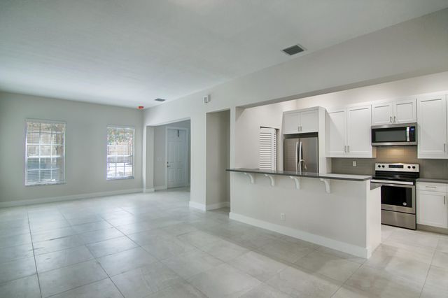 2509 NW 7th Street, Boynton Beach, FL 33426