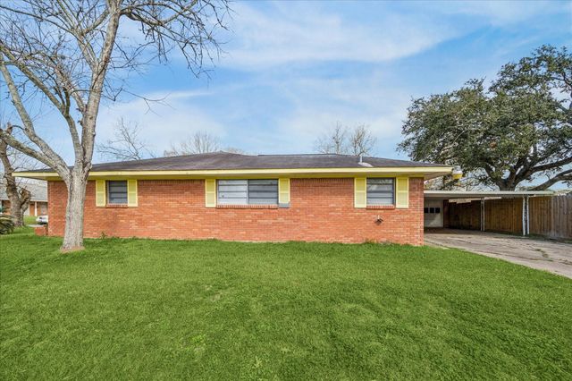 2101 Belvedere Drive, Baytown, TX 77520
