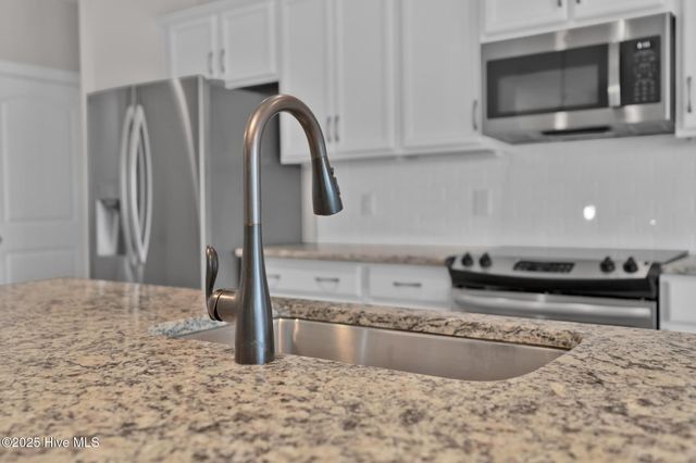 3235 Oceanic Bay Drive, Southport, NC 28461