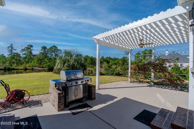 3235 Oceanic Bay Drive, Southport, NC 28461