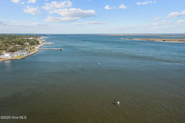 3235 Oceanic Bay Drive, Southport, NC 28461