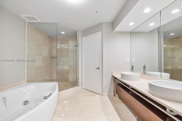 16275 Collins Ave 502, Sunny Isles Beach, FL 33160