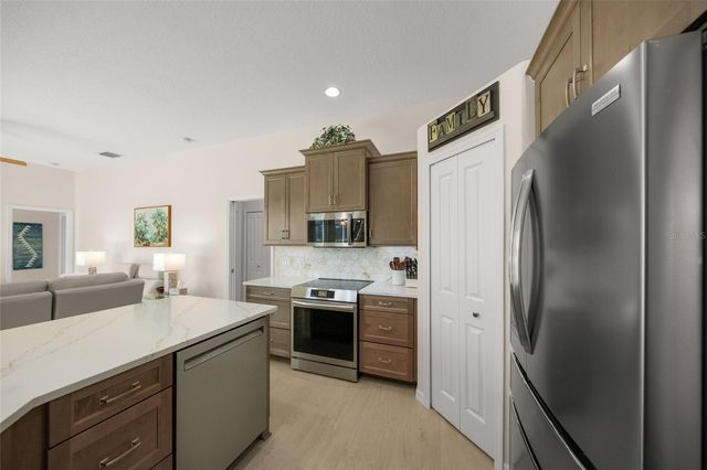 2290 VINTAGE STREET, Sarasota, FL 34240