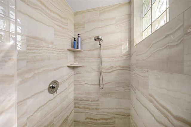 2290 VINTAGE STREET, Sarasota, FL 34240