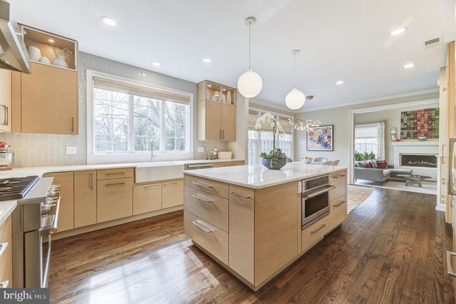 27 GRASMERE WAY, Princeton, NJ 08540