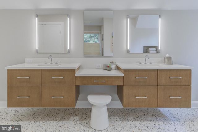 27 GRASMERE WAY, Princeton, NJ 08540