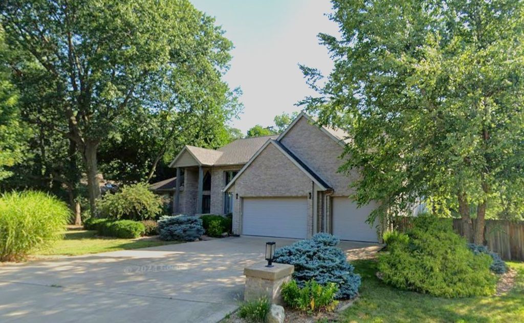 2710 8th Street Court, Moline, IL 61265