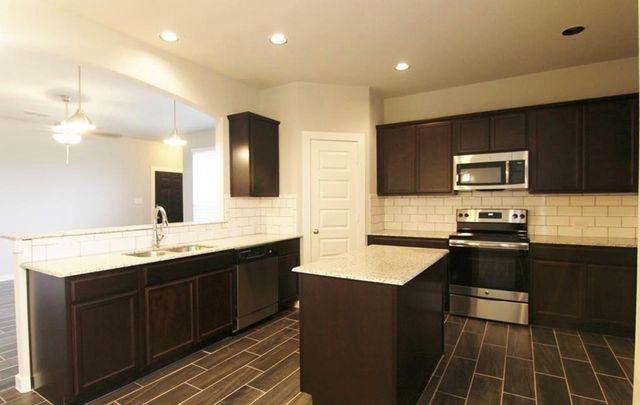117 Wickersham B, Conroe, TX 77304