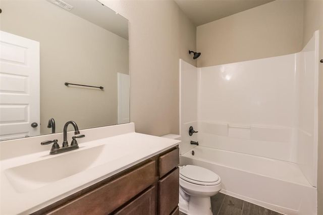 117 Wickersham B, Conroe, TX 77304