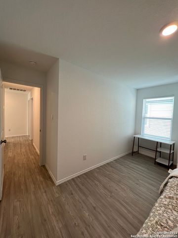 8523 Grosbeak Cove, San Antonio, TX 78245