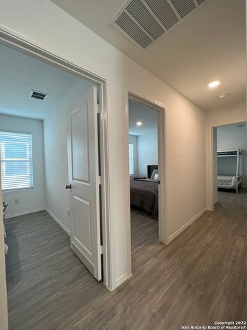 8523 Grosbeak Cove, San Antonio, TX 78245