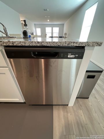 8523 Grosbeak Cove, San Antonio, TX 78245