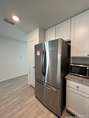 8523 Grosbeak Cove, San Antonio, TX 78245