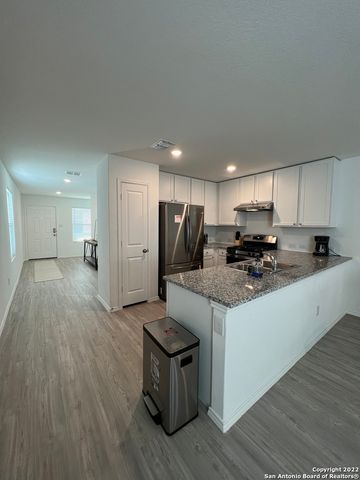 8523 Grosbeak Cove, San Antonio, TX 78245