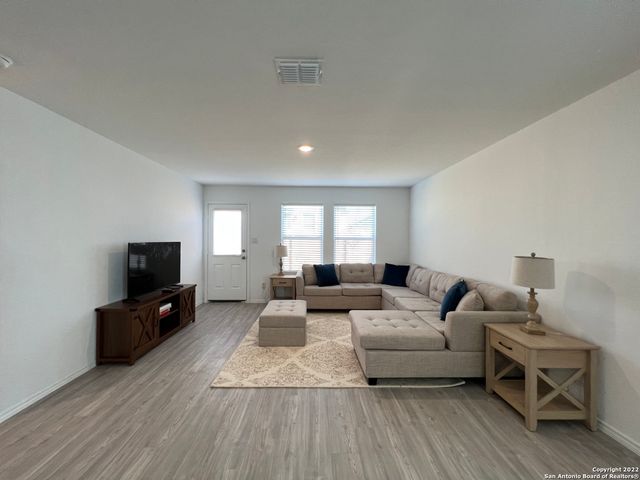 8523 Grosbeak Cove, San Antonio, TX 78245