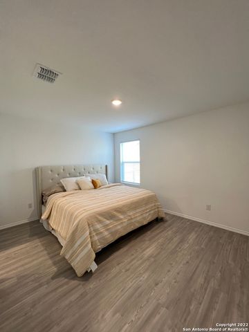 8523 Grosbeak Cove, San Antonio, TX 78245