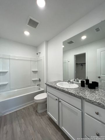 8523 Grosbeak Cove, San Antonio, TX 78245