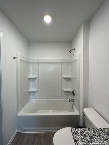 8523 Grosbeak Cove, San Antonio, TX 78245