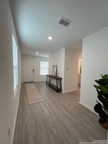 8523 Grosbeak Cove, San Antonio, TX 78245