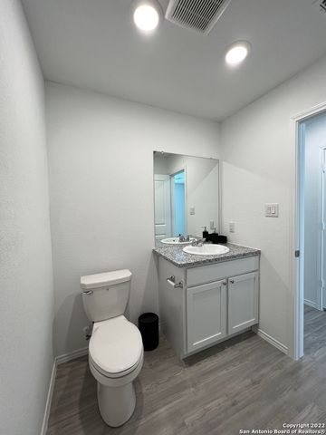 8523 Grosbeak Cove, San Antonio, TX 78245