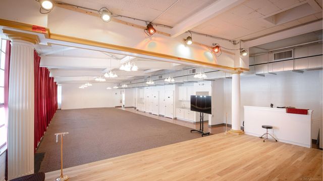 22021 MEMPHIS Avenue, Warren, MI 48091