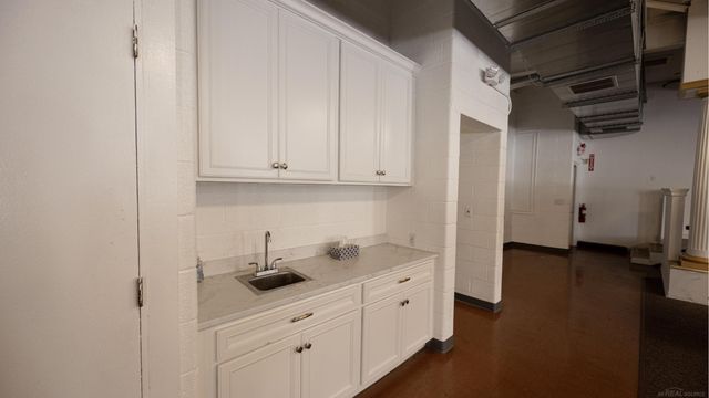 22021 MEMPHIS Avenue, Warren, MI 48091